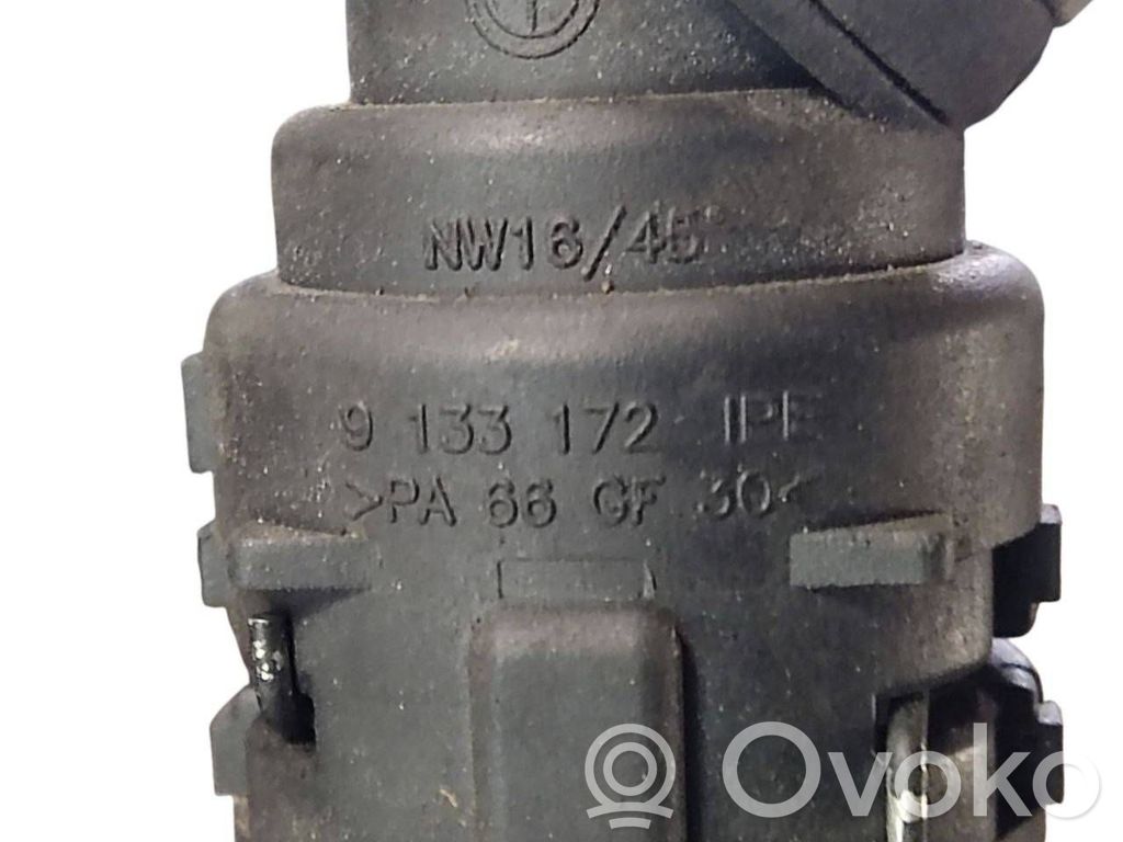 Caurulīte (-es) / šļūtene (-es)