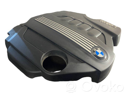 Dzinēja pārsegs (dekoratīva apdare)