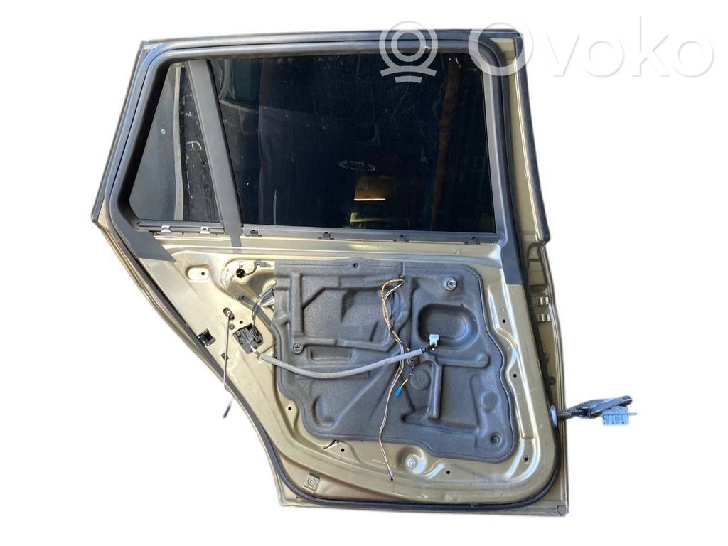 Aizmugurējās durvis