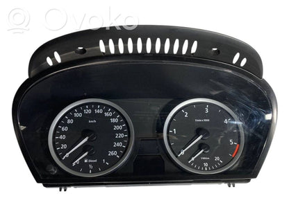Speedometer (in the instrument panel)
