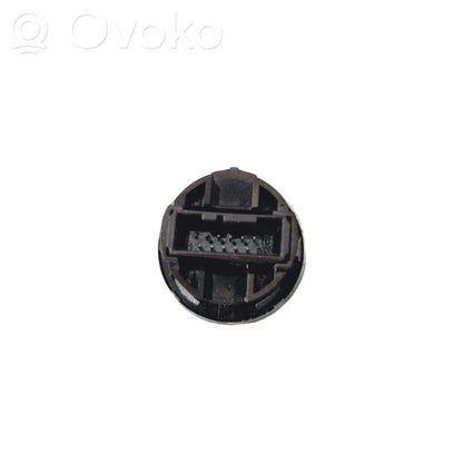 Automašīnas aizdedzes un startera slēdzis