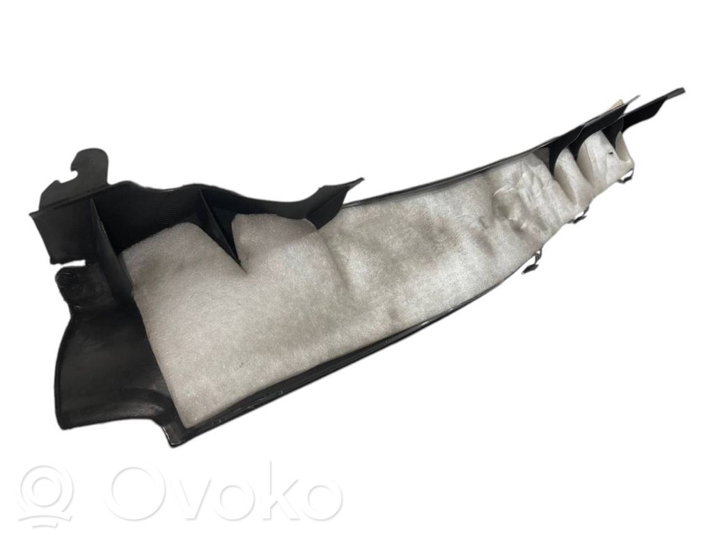 Sānu dekoratīvā apdare pie aizmugurējā sēdekļa (apakšdaļa)