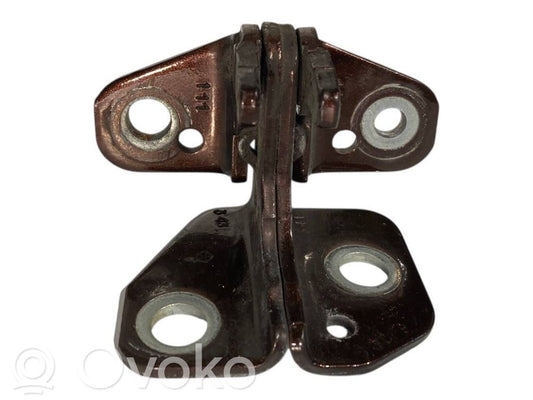 Aizmugurē augšējā vira (eņģe)