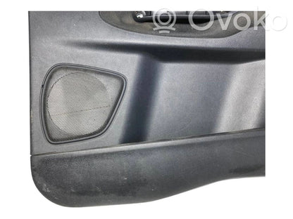 Apšuvums aizmugurējām durvīm