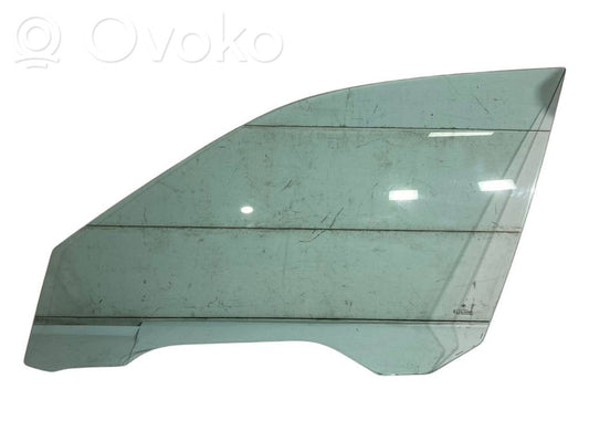 Стекло передней двери (для четырехдверного автомобиля)