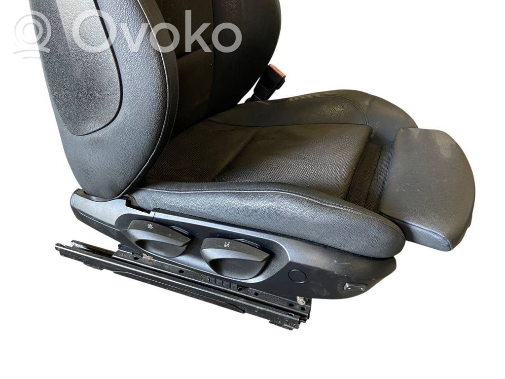 Sēdekļu komplekts