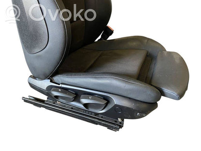 Sēdekļu komplekts