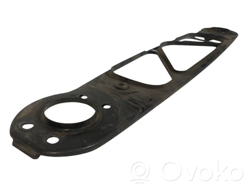 Priekšpusē bampera sastiprinājums