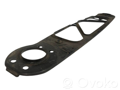 Priekšpusē bampera sastiprinājums