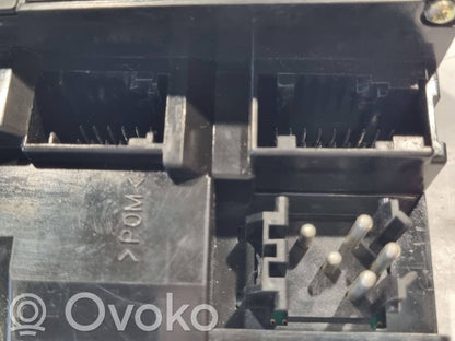 Window lift control switch(es)