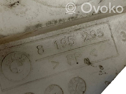 Priekšpusē bampera turētājs