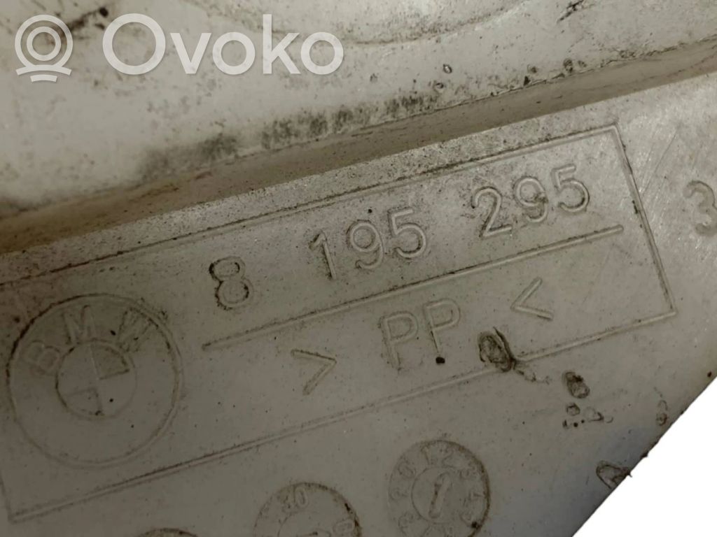 Priekšpusē bampera turētājs