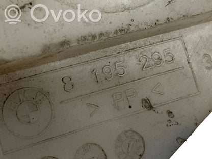 Priekšpusē bampera turētājs