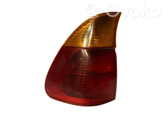 Aizmugurējais lukturis virsbūvē