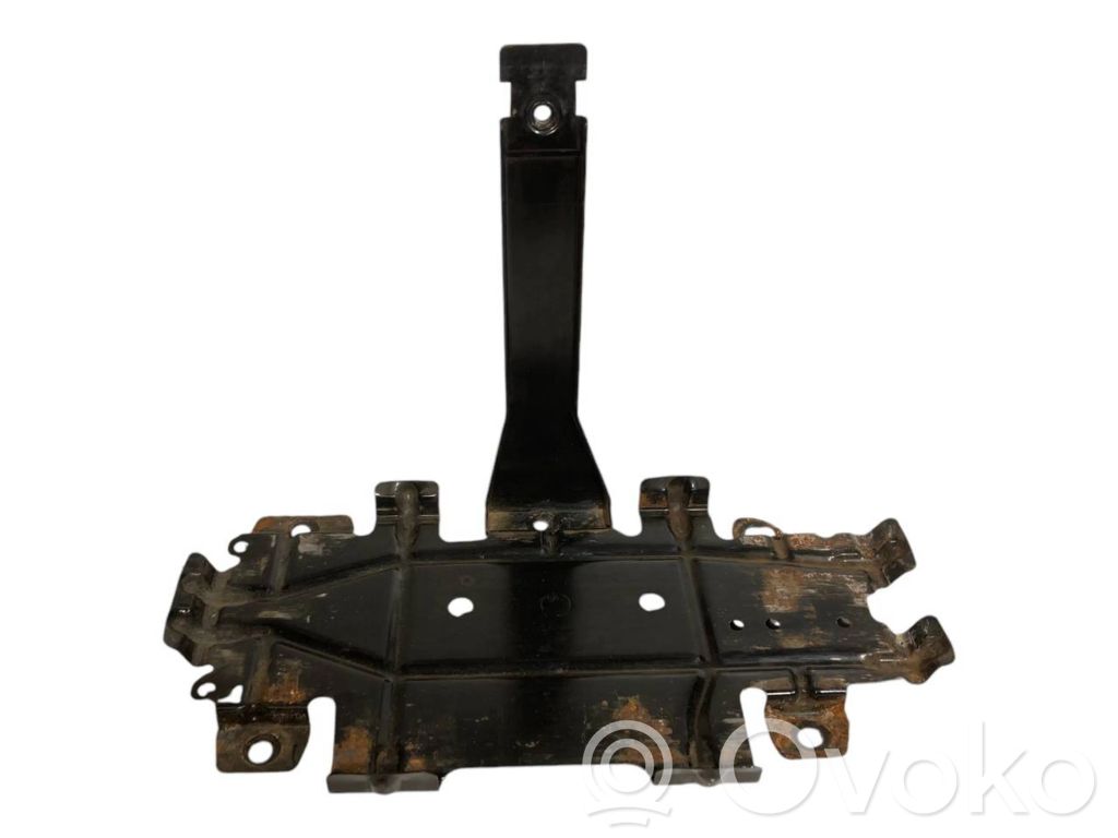 Akumulatora nostiprināšanas pamatne