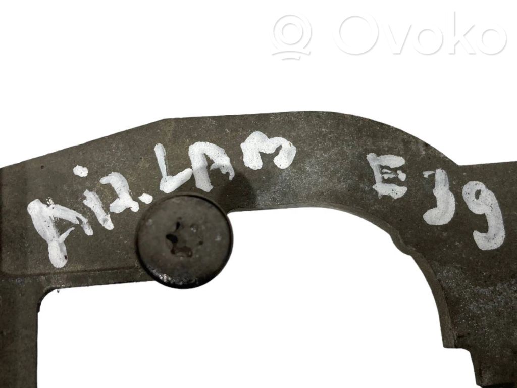 Aizmugurē turētājs / kronšteins ārējam atvēršanas rokturim