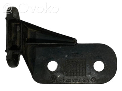 Priekšpusē bampera turētājs