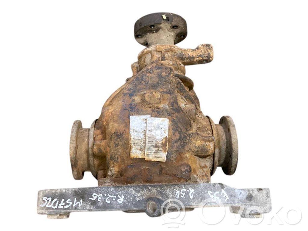 Aizmugurējais reduktors