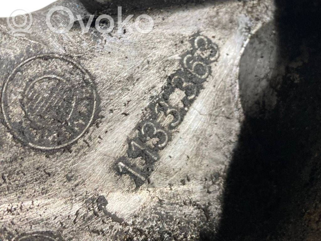 Dzinēja nostiprināšanas stiprinājums-kronšteins