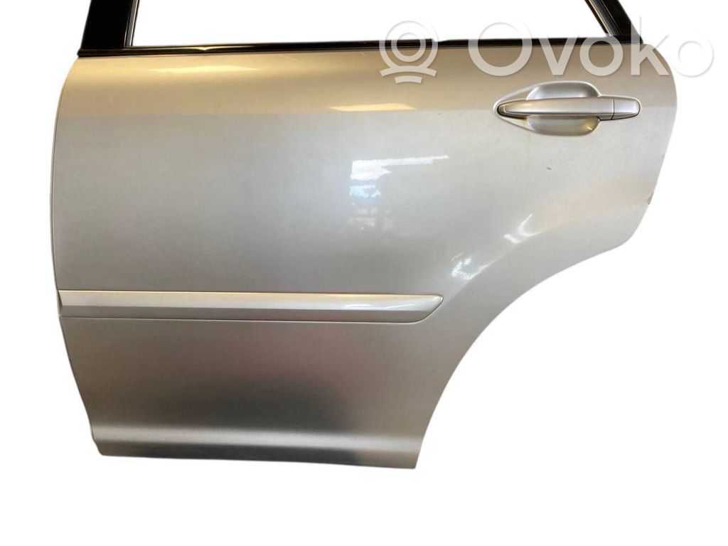 Aizmugurējās durvis