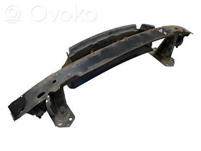 Priekšpusē bampera sija / balka