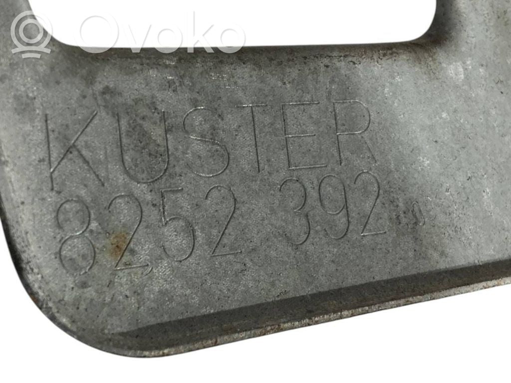 Priekšpusē elektriskā loga pacelšanas mehānisma komplekts