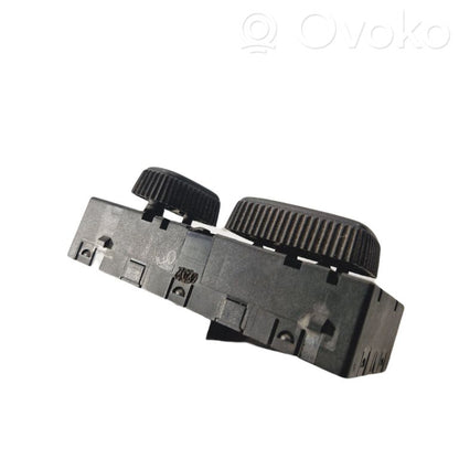 Seat adjustment switch(es)