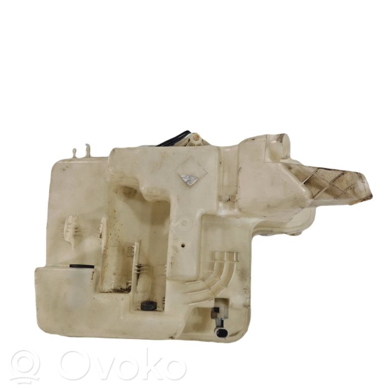 Logu šķidruma tvertne