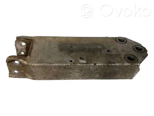 Priekšpusē bampera sastiprinājums