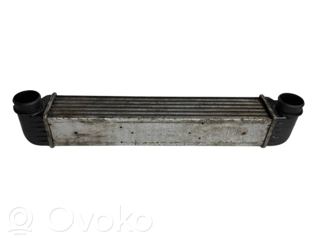 Starpdzesētāja radiators