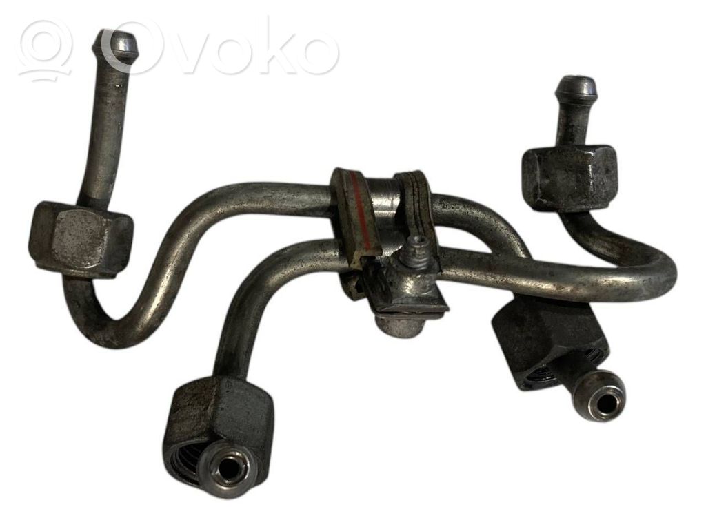 Degvielas caurulīte (-es)