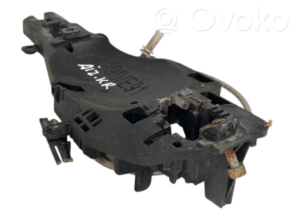 Aizmugurē turētājs / kronšteins ārējam atvēršanas rokturim