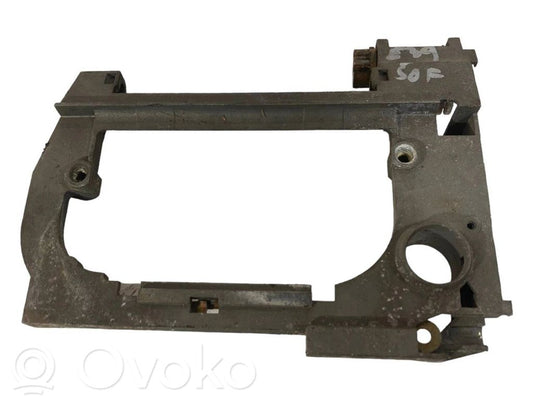 Priekšpusē turētājs / kronšteins ārējam atvēršanas rokturim