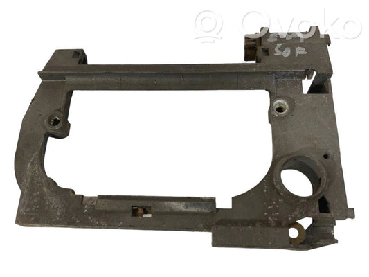 Priekšpusē turētājs / kronšteins ārējam atvēršanas rokturim