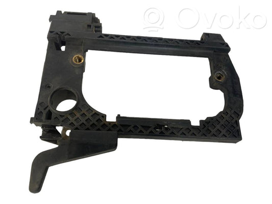 Holder/bracket for external opening handle at the front