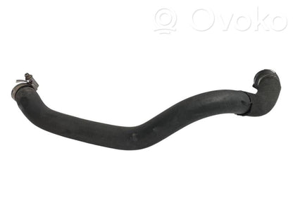 Caurulīte (-es) / šļūtene (-es)