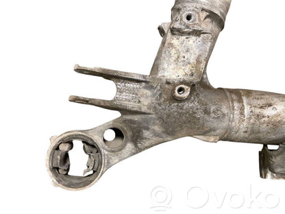 Pusrāmis aizmugurējais / priekšējais