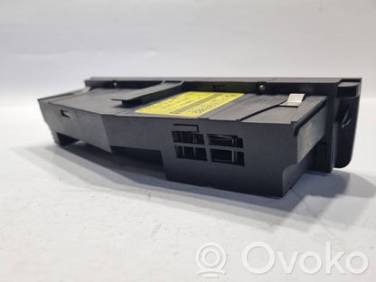 Gaisa kondicioniera / klimata kontroles / salona apsildes vadības bloks (salonā)