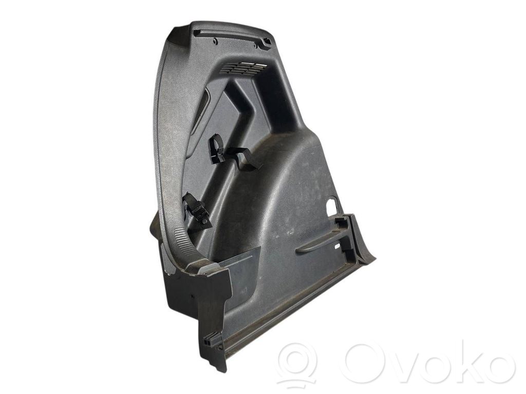 Bagāžnieka sānu apakšējās apdares panelis