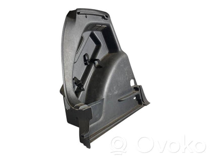 Bagāžnieka sānu apakšējās apdares panelis