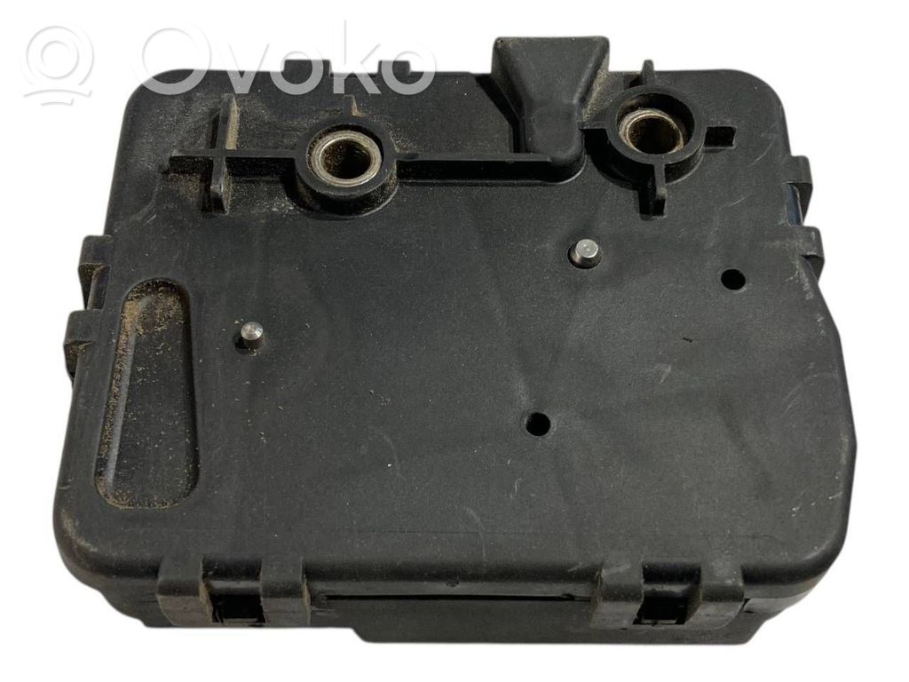 Замок задней крышки