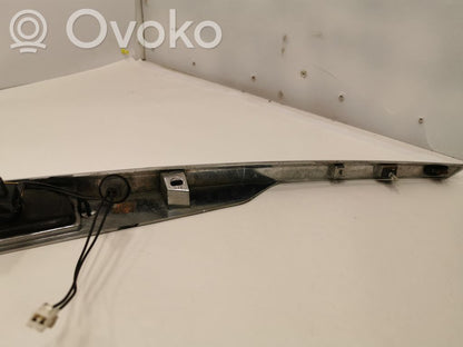 Полоса освещения номерного знака багажника