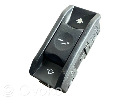 Jumta lūkas slēdzis