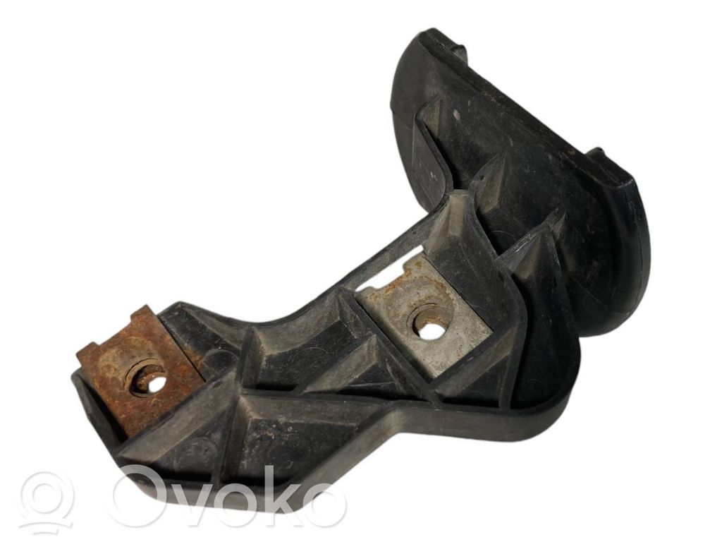 Priekšpusē bampera turētājs