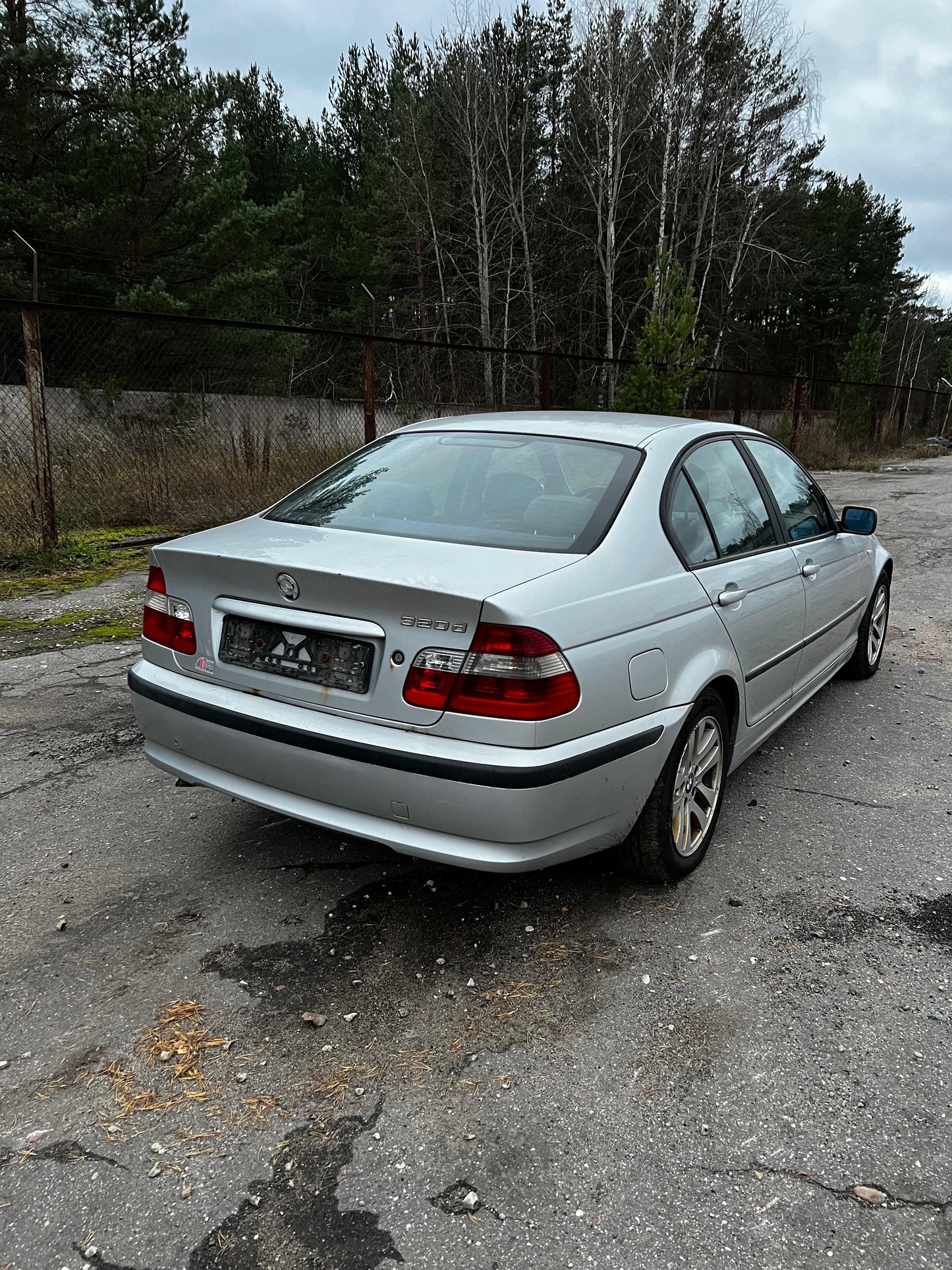 BMW 320 2002.G. rezerves daļas
