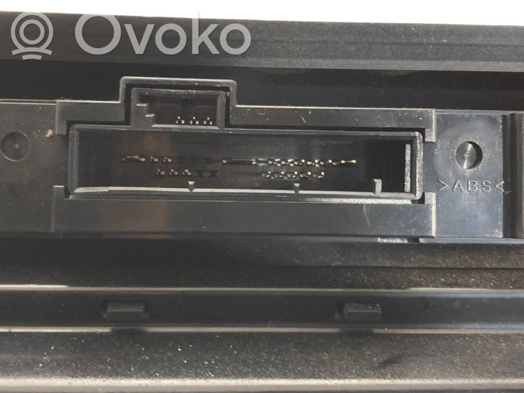 Пепельница (передняя)