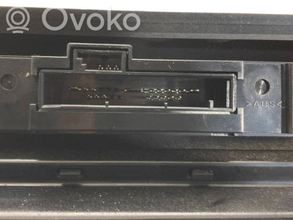 Пепельница (передняя)