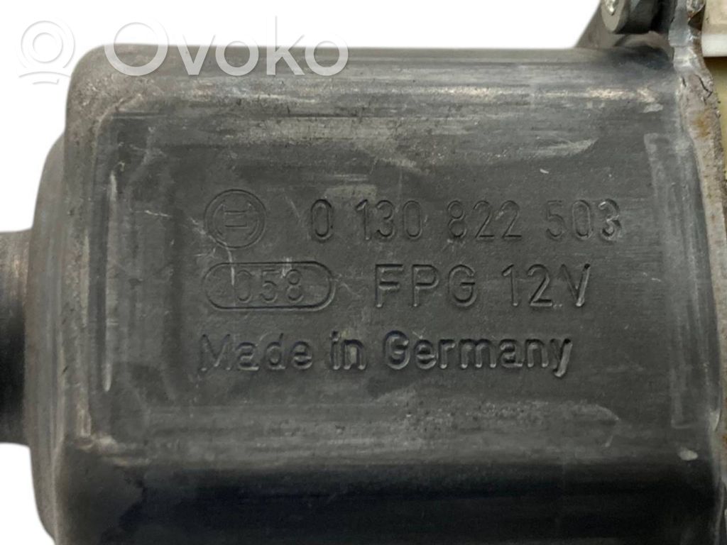 Priekšpusē elektriskā loga pacelšanas mehānisma komplekts