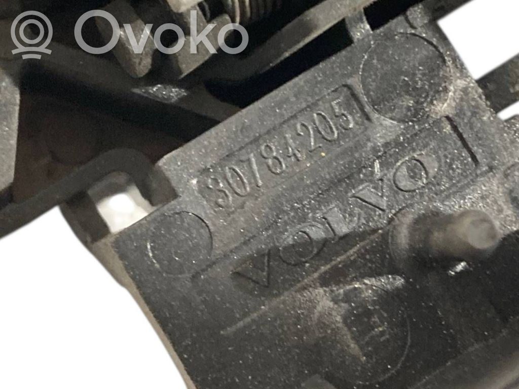 Aizmugurē turētājs / kronšteins ārējam atvēršanas rokturim