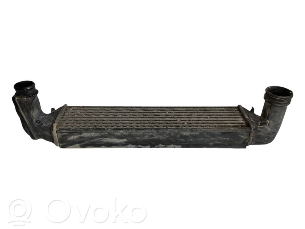 Starpdzesētāja radiators